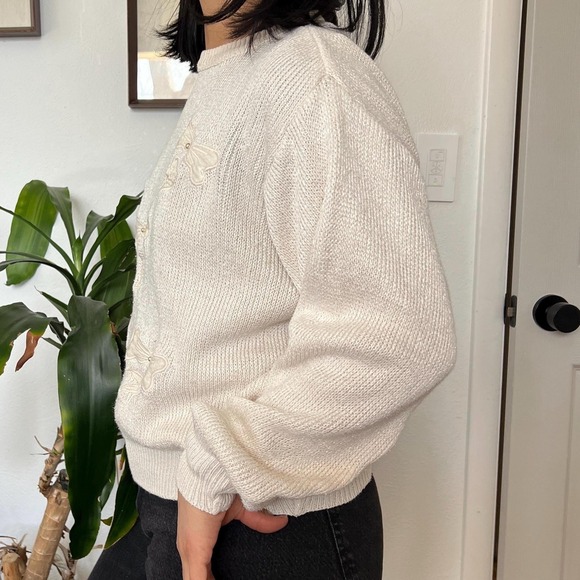 Vintage 80s Cream Bow Applique Sweater Oversized Romantic Pearl Slouchy Top M - Picture 2 of 8